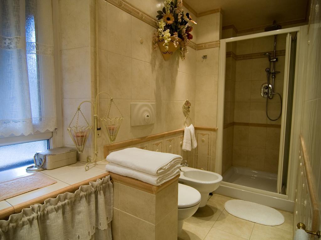 B&B Les Suites Róma Szoba fotó