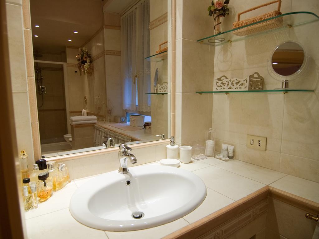B&B Les Suites Róma Szoba fotó