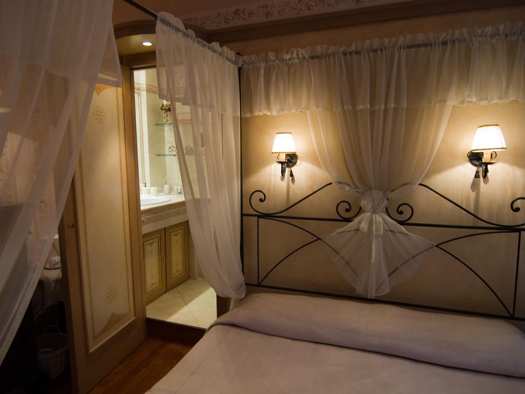 B&B Les Suites Róma Szoba fotó
