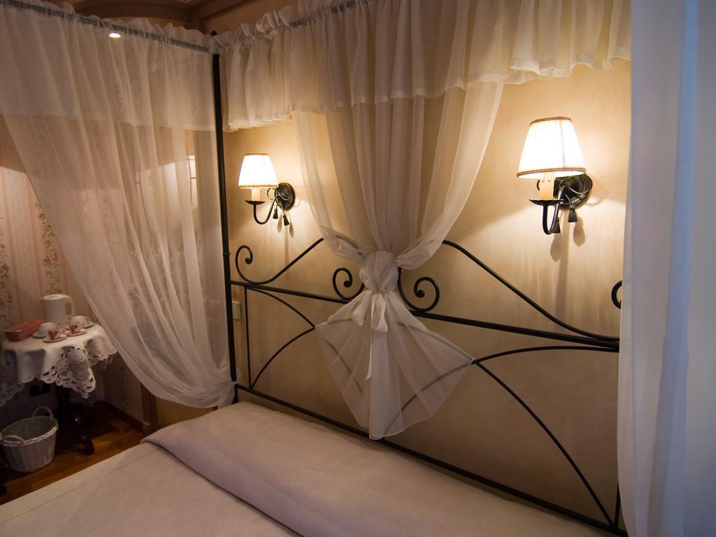 B&B Les Suites Róma Szoba fotó