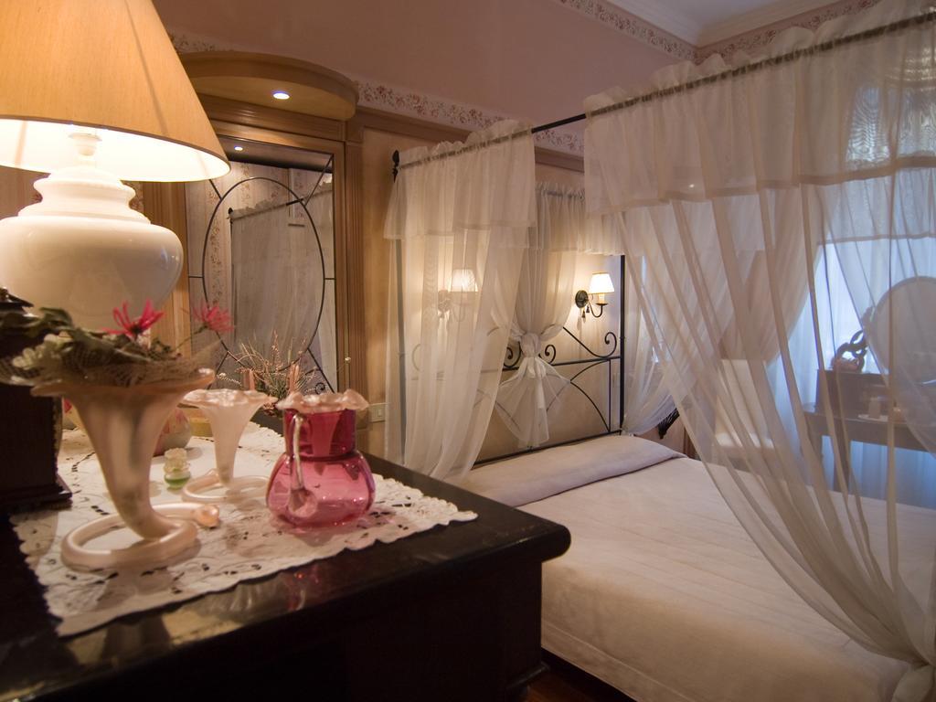 B&B Les Suites Róma Szoba fotó