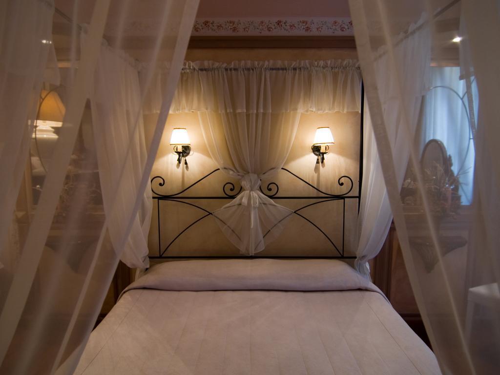 B&B Les Suites Róma Szoba fotó